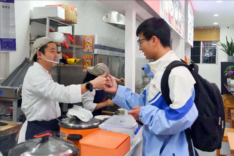 中 장시, 학교 맞은편 바오쯔 가게 화제…시험서 1등하면 ‘공짜’