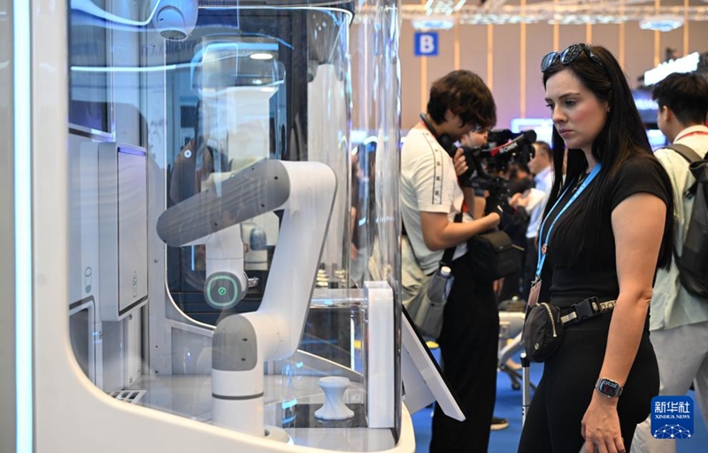 제139회 캔톤페어, 서비스 로봇 초점…최첨단 지능형 제조 성과 전시