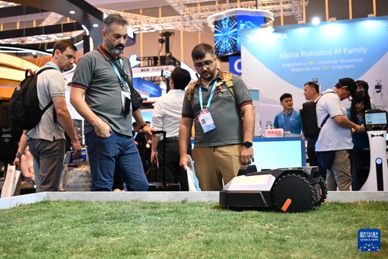 제139회 캔톤페어, 서비스 로봇 초점…최첨단 지능형 제조 성과 전시