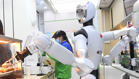 베이징 편의점에 ‘로봇 직원’ 등장…“어서 오세요, 무엇을 찾으세요?”최근 베이징시 하이뎬(海澱)구 중관춘(中關村, 중관촌) 대로에 위치한 한 건물 내 편의점에 피지컬 대형 AI 모델 로봇이 정식으로 근무를 시작했다. 이 로봇은 단순한 인공지능(AI)을 넘어, 실제 몸을 갖추고 편의점에서 다양한 업무를 수행할 수 있는 것이 특징이다.더보기>