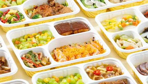 中 고속철 ‘미식’ 한층 업그레이드…50여 종 신메뉴 출시중국철로상하이국집단유한공사가 하계 특별수송 기간 후닝, 후항, 징후 등 고속철 노선 열차에서 신메뉴를 선보여 승객들의 메뉴 선택지를 한층 넓혔다. 더보기>