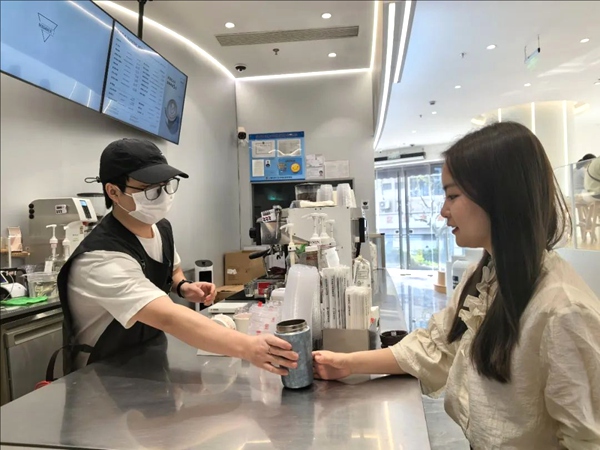 돈 아끼기에서 탄소 줄이기로, 中 젊은이들의 텀블러 사용 열풍